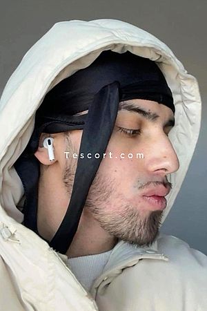 Camilo - Escort Boy Paris