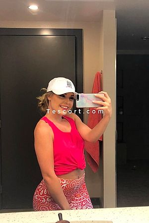 Paola - Le Havre Escorts