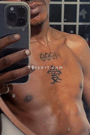 Naian - Escort Boy Paris