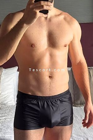 Max - Escort Boy Paris