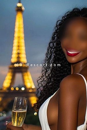 Elyana Petite - Escort Girl Paris