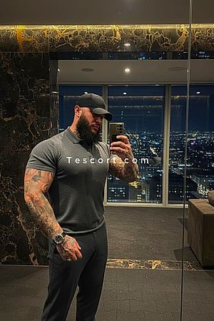 Many - Escort Boy Paris