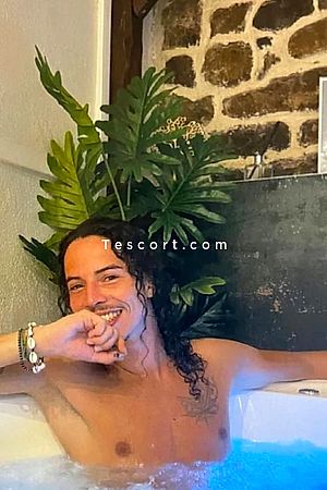 LeoLeCharme - Escort Boy Versailles