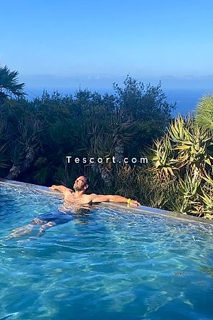 Seb - Annecy Boy Escorts