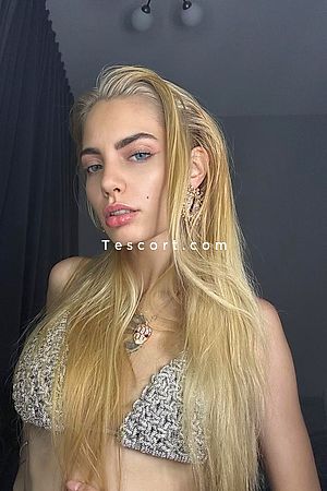 CandyGirl - Paris Escorts