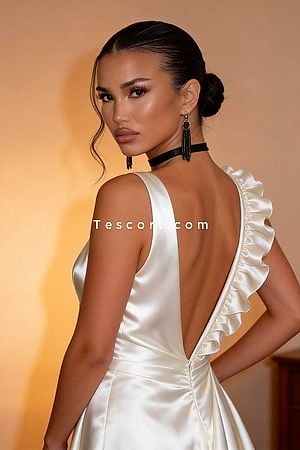 Kamila - Escort Girl Paris