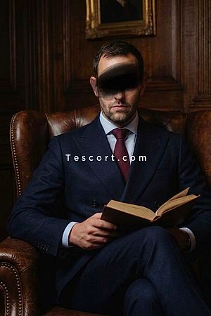 Antoine - Escort Boy Paris