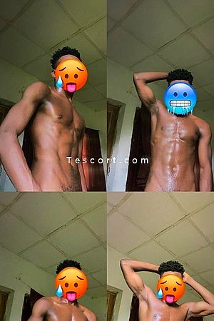 Isac - Vannes Boy Escorts