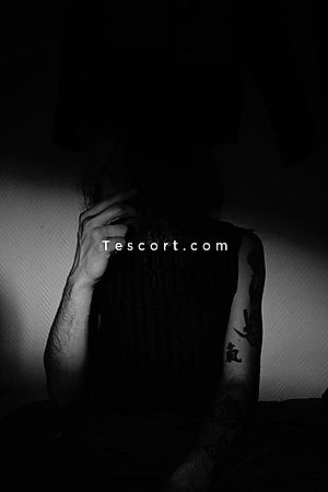 Luccino - Neuilly-sur-Seine Boy Escorts