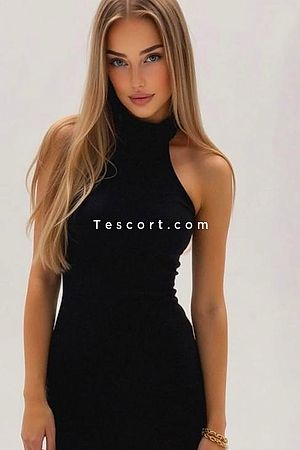 Y E. - Paris Escorts