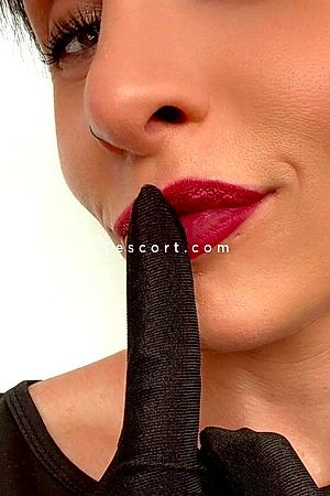 Bloom - Le Mans Escorts