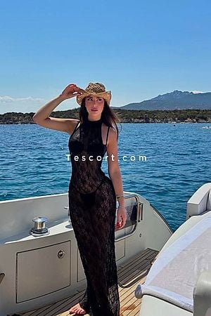 Ilham - Paris Escorts
