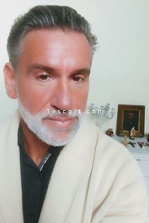 Elritano27 - Versailles Boy Escorts