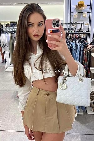 Tisia - Paris Escorts