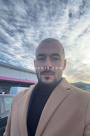 Nacho Run - Escort Boy Evry