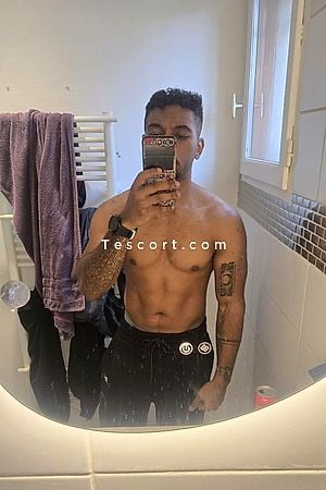 Nico - Compiègne Boy Escorts