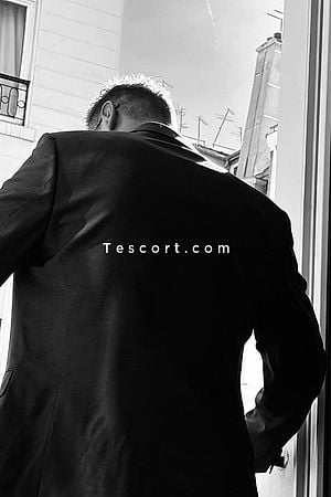 Celian - Versailles Boy Escorts
