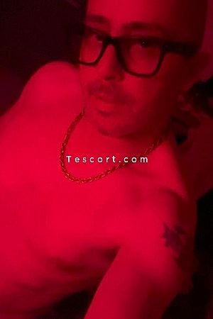 Abidjan - Escort Boy Saintes