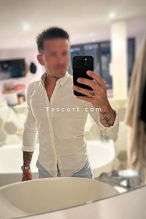 RivieraGentleman83 - Escort Boy Saint-Raphaël