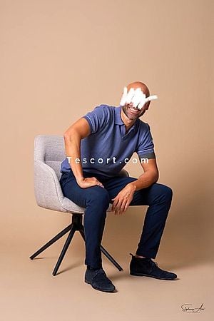 Nikolo - Aix-En-Provence Boy Escorts