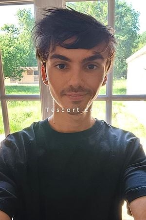 Ethan Jeune - Agen Boy Escorts