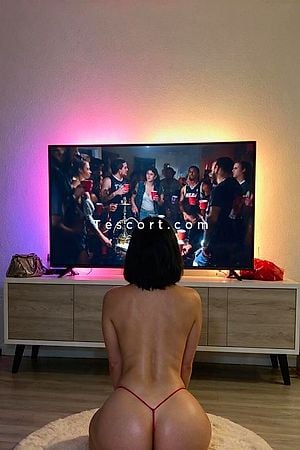 Sarah - Courbevoie Escorts