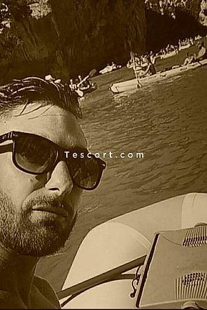 Airwan 83 - Escort Boy Draguignan