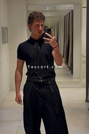crew - Escort Boy Fréjus