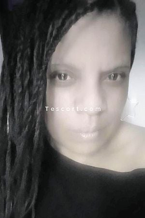 British Mixed Race Porscha - Paris Escorts