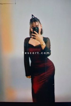 Farah - Paris Escorts