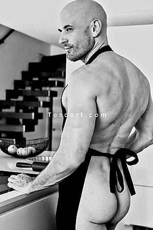 Adrien, Chef @ Your Pleasure - Escort Boy Lyon