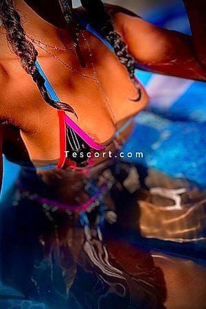Baby la Beurette, Reine de l’ANAL - Escort Girl Marignane