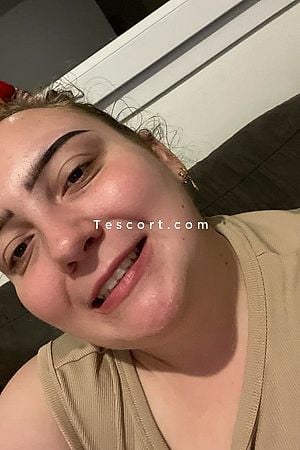 Laura - Escort Girl Lens