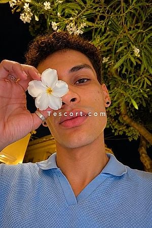 Blue - Escort Boy Menton