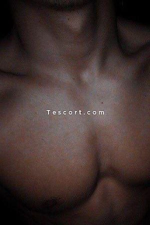 Axel - Marmande Boy Escorts