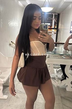 Lara - Escort Girl Paris