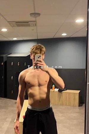 Léo - Escort Boy Rennes