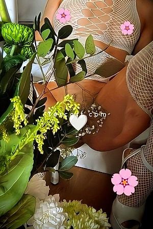 Uma1Jour - Escort Girl Montpellier