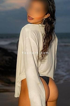 Maya - Paris Escorts