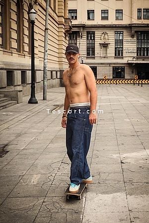 Antenor skatista - Escort Boy Paris