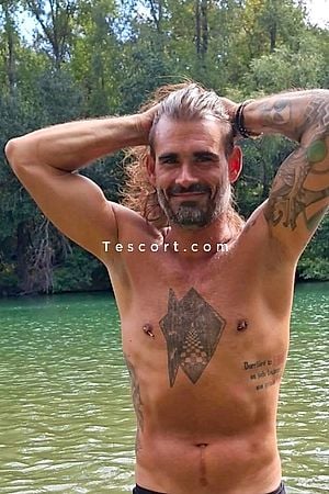 Libra - Agde Boy Escorts