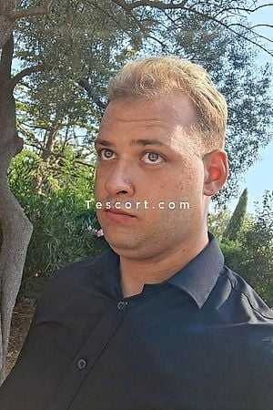 MIRN0 - Provins Boy Escorts