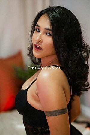 Luna - Paris Escorts