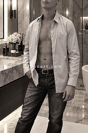 Greg - Fréjus Boy Escorts