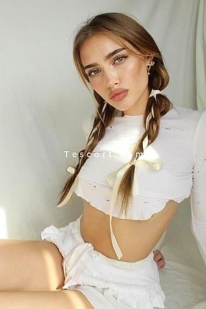 ILDIKO and JANINE - Escort Girl Paris