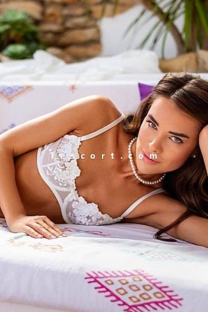 Eva - Lyon Escorts