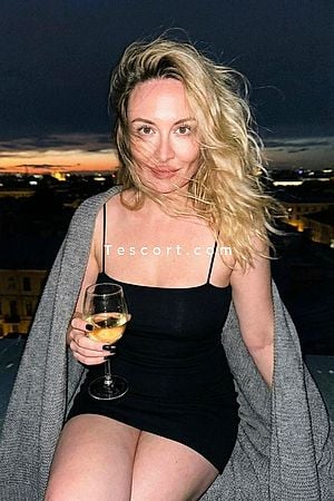 Eva Berger - Escort Girl Paris