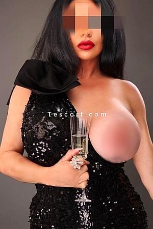 Claudia Chic - Escort Girl Paris
