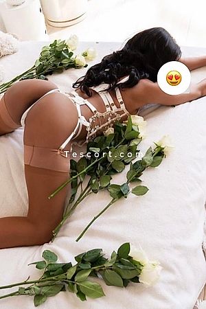 Naomie - Paris Escorts