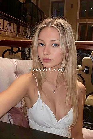 SYRA - Paris Escorts